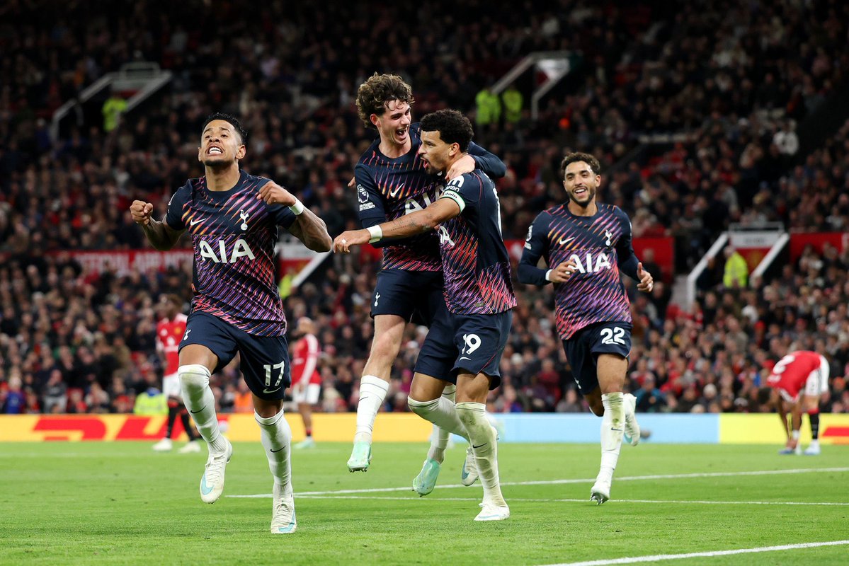 MarkoTHFC's tweet photo. Manchester United 1-1 Tottenham
Dominic Solanke 🏴
#MNUTOT | #COYS | #TTID https://t.co/7XHkUAhi0W
