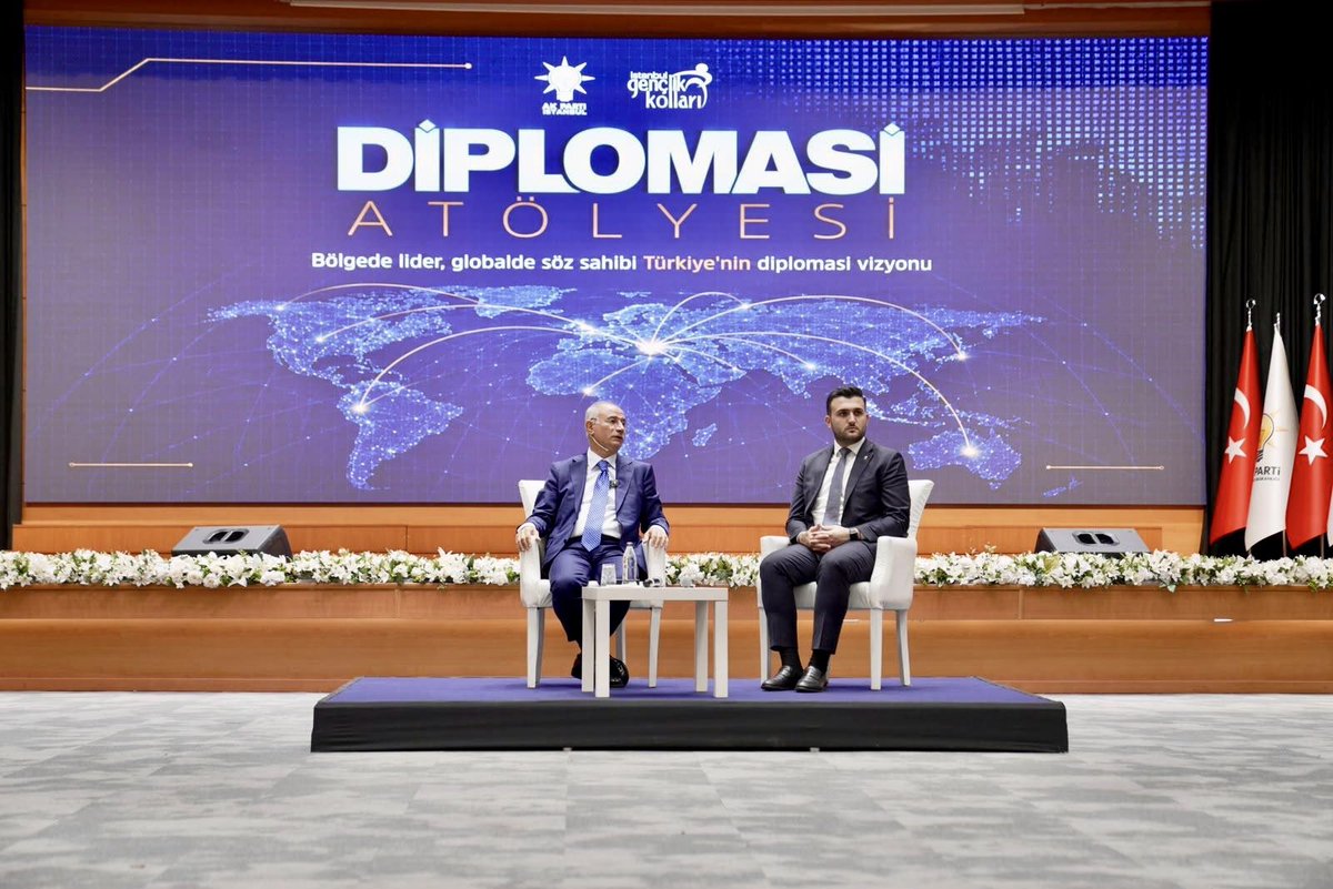 nevzatyucetr's tweet photo. Diplomasi Atölyemizin son haftasında, AK Parti Genel Başkan Vekilimiz Sayın @efkanala’nın katılımıyla “Türkiye Yüzyılı’nda Diplomasi: Gönül Coğrafyasından Küresel Etkiye” başlıklı söyleşimizi gerçekleştirdik.

Genç arkadaşlarımızla birlikte Sayın Genel Başkan Vekilimizin tecrübelerini ve kıymetli değerlendirmelerini dinleme fırsatı bulduk.

Bilgi ve tecrübeleriyle genç arkadaşlarımızın ufkuna katkı sunan Genel Başkan Vekilimiz Sayın Efkan Ala’ya, atölyemize değer katan tüm konuklarımıza ve süreç boyunca ilgi ve heyecanlarıyla bizlerle olan genç arkadaşlarıma gönülden teşekkür ediyorum.