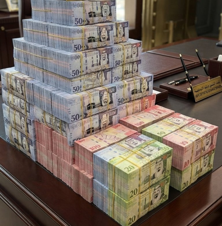 AbwBdallh4294's tweet photo. لو جتك ٥ مليون ﷼ سعودي  اليوم
هل يمكن للمبلغ .. أن يحل كل مشاكلك 💵 

◯ نعم

◯ لا https://t.co/6dEFDFa3pR