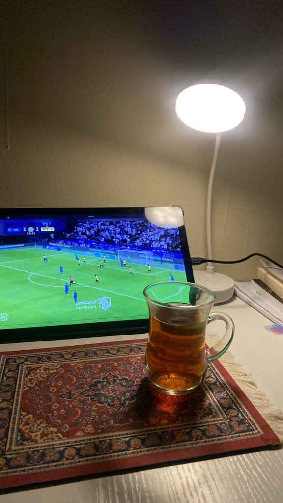 co_7x's tweet photo. «كاسة الشاي وصخب الهلال 💙» https://t.co/YV1A8MLNgh