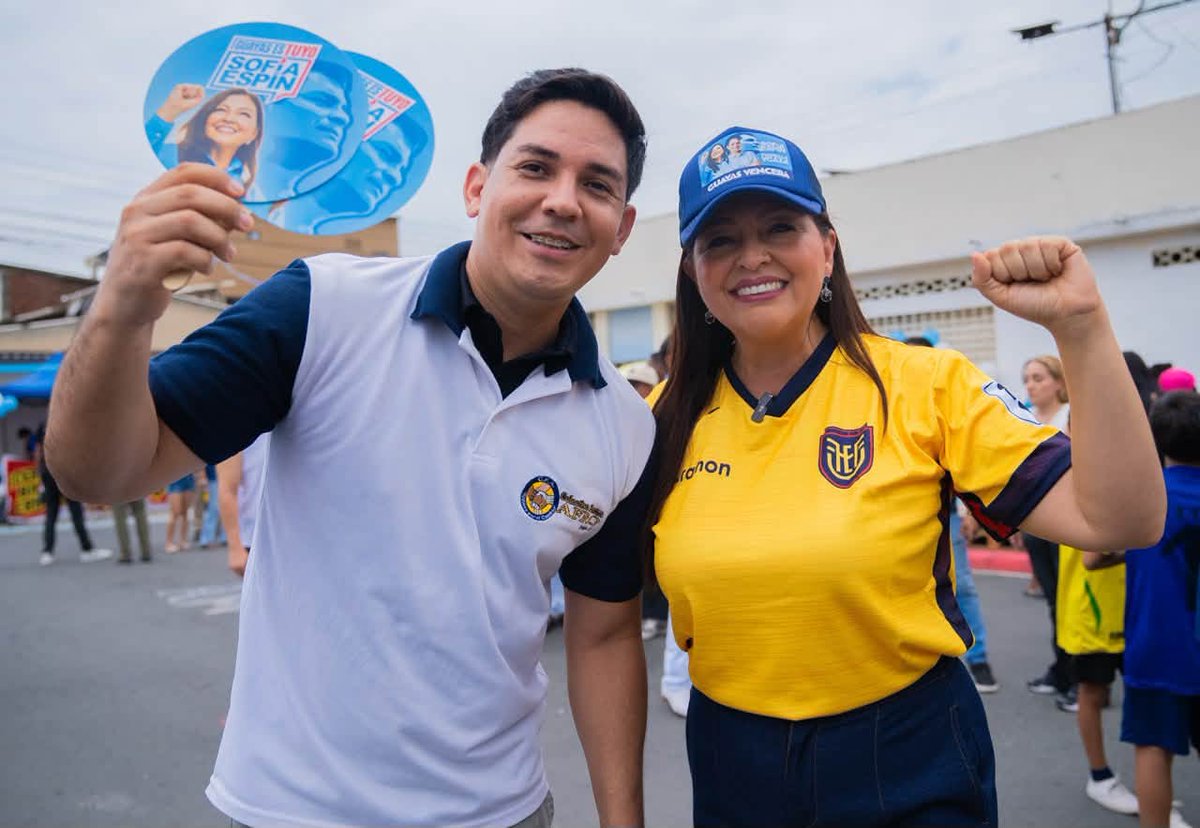 EstefaniChso's tweet photo. El renacer productivo de Guayas encuentra su mejor timonel en la capacidad estratégica y la mirada de futuro de Sofía Espín. @SofiaEspinRC #SofíaEspín #GuayasVencerá #GuayaquilVencerá https://t.co/9SU8AFt8ih