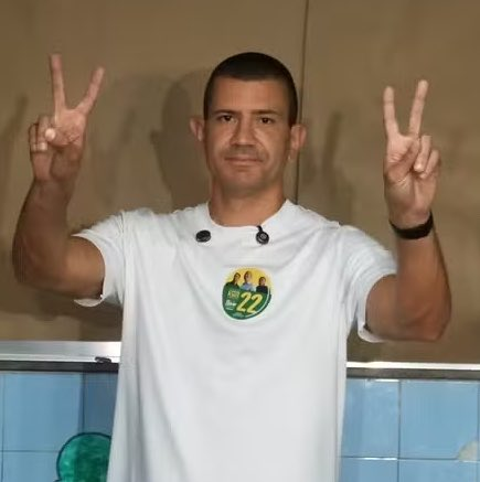 centralreality's tweet photo. 🚨Confira: após a retotalização dos votos, Douglas Ruas (PL) foi eleito no 1º turno com 50,88% dos votos válidos, em um total de 4.271.199 votos computados, enquanto Eduardo Paes (PSD) obteve 44,16%, o equivalente a 3.706,964 votos, e ficou no segundo lugar. https://t.co/zyR4FQr9VZ