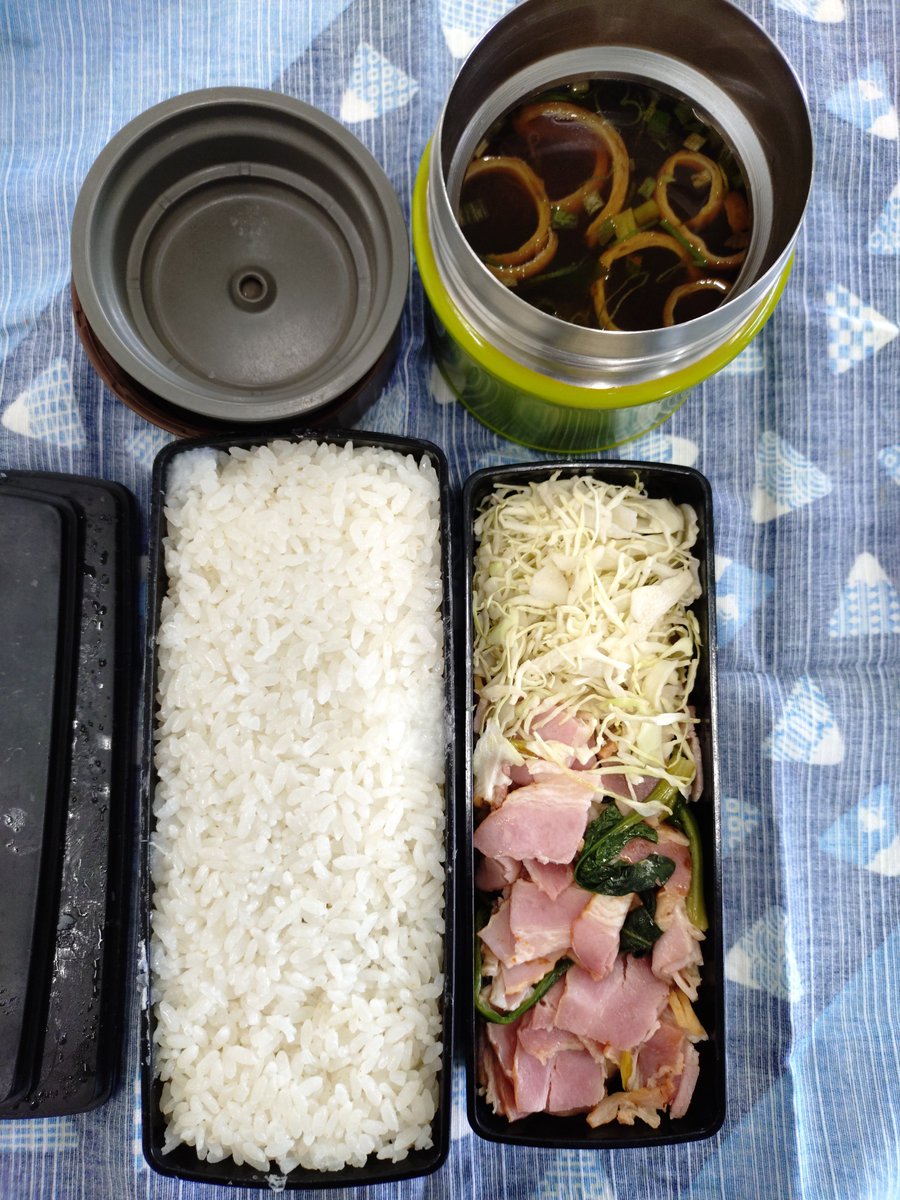 kidokentaro's tweet photo. 少し前に持参した弁当。だし巻き卵をそのまま詰めた日もある。 https://t.co/EMxPqotZVV
