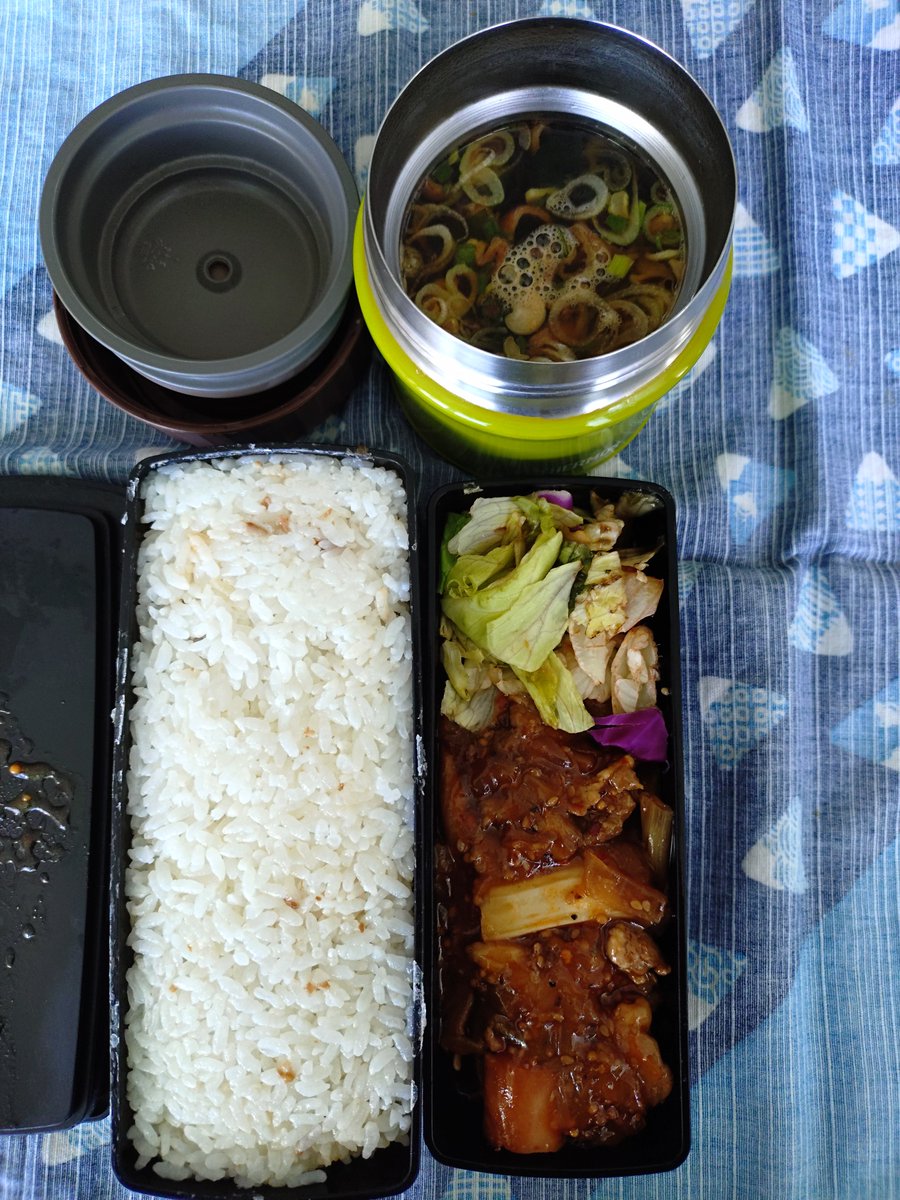kidokentaro's tweet photo. 少し前に持参した弁当。だし巻き卵をそのまま詰めた日もある。 https://t.co/EMxPqotZVV