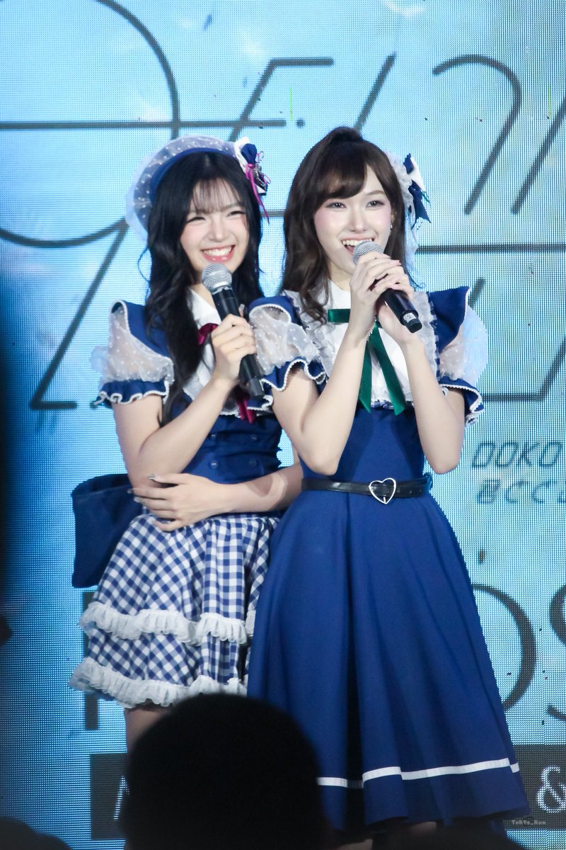 Tokto_Kun's tweet photo. 🥰

🚂⛰️ BNK48 &amp; CGM48 Special Single “Kimi to Doko ka e Ikitai – อยากจะไปกับเธอ” Roadshow @ Union Mall (10/10/2569)

#PraeCGM48 #PraewBNK48
#BNK48 #CGM48 #KimitoDokokaeIkitaiTH_Roadshow https://t.co/viP9tGwFJ8