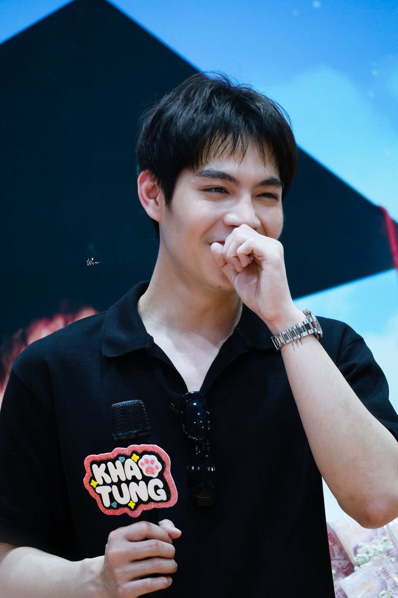 wen_still's tweet photo. Oct 8, 2026 | @Firstkpp

A smile he just couldn't hide 🫢

KHAOTUNG JOP LAEW JAA

#KhaotungHappyGraduation 
#KHAOTUNGgraduation 
#Firstkanaphan #กองทัพของเฟิร์ส https://t.co/iThmyVEVfi