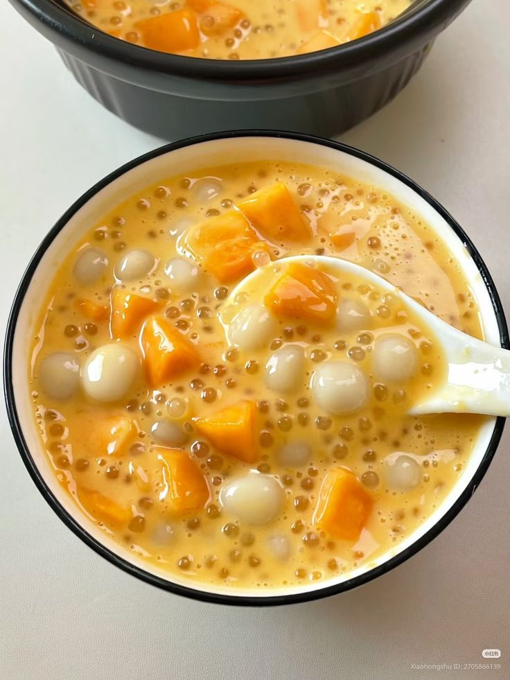eatingchobani's tweet photo. qrt with your own favs!

dessert w fav fruit: mango sago
dessert w fav color: ube tiramisu
meal w/ fav veggie: picklewich
meal w/ fav color: purple cabbage rolls https://t.co/g8SqMtPyWI
