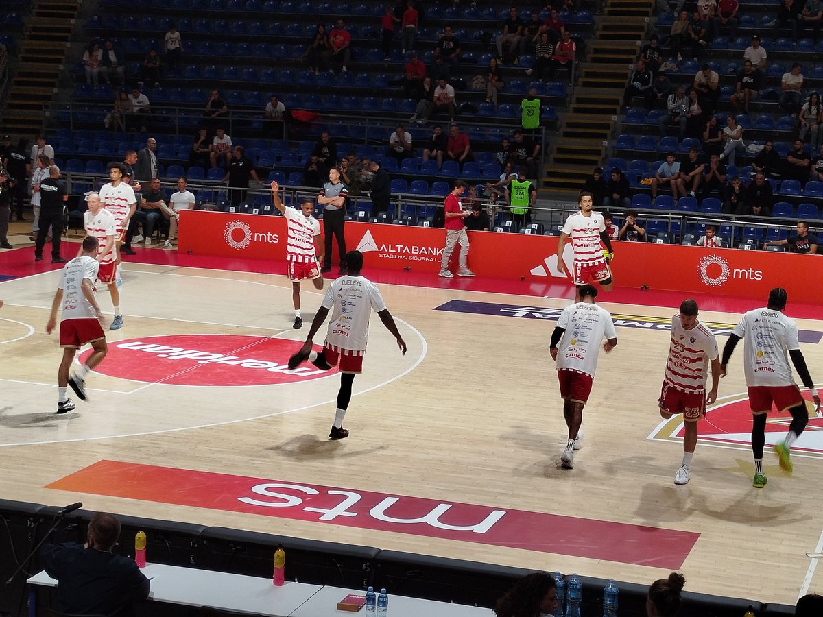 PredragL's tweet photo. Čima i Batler aut , Miljenović i Đurišić in #kkcz https://t.co/0kBakF7Izq
