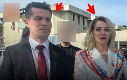 XWebVs's tweet photo. Fenomen dosya kafası 7/24 Avukat Feyza Altun @feyzaltun aldatılmış mı, vay be deme neler olmuş neler!
Bu arada rolexim yok @roleximyok arkadaşın 😁Rolex'ini koluna taktın mı?
Rakı masalarında pembe cüzdan kafalar tabii, bu hiçbir bakış açısı açmıyor beyinlerde değil mi?
cik cik https://t.co/zGZcsecpuP