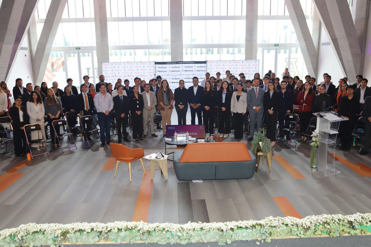 NestorCamarillo's tweet photo. Participamos en el foro Ver X México, del programa Vértice de la @UAnahuacPuebla  🧡, junto a mi Coordinadora @FedrhaSuriano, sobre los retos de las y los #jóvenes en #emprendimiento y #economía. https://t.co/n0W5SYzzBN