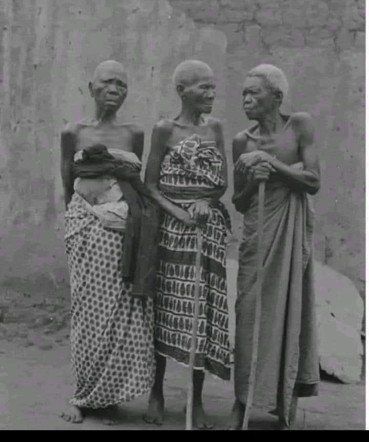 historical_Afr's tweet photo. Portrait of the only surviving female warrıors, who had fọught against the French in 1895, Abomey, Dahomey Kingdom, Benin Republic 🇧🇯 

#beninrepublic #dahomey #africanhistory https://t.co/vAFfjx37RX