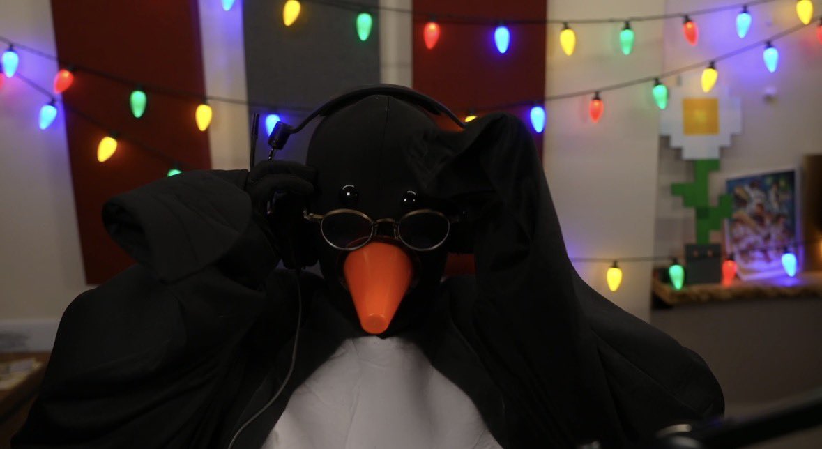 venbies's tweet photo. how did grian manage to yassify feathers mcgraw https://t.co/7wacMtWglz