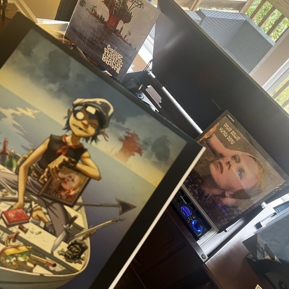 mpgeiser's tweet photo. Hunky Dory followed by Plastic Beach?  Too recursive?

Durham spins🤔 https://t.co/60GhX2gxS2