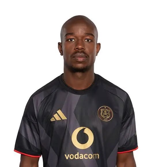 iamClement_ZA's tweet photo. Not a good game Skipper. I didn't feel that arrogance today.
You are still a warrior. Saved us from getting embarrassed today. Unlucky Skipps..
I'll always defend you.
#Sibisi
#OnceAlways https://t.co/kDZVck1r6Y