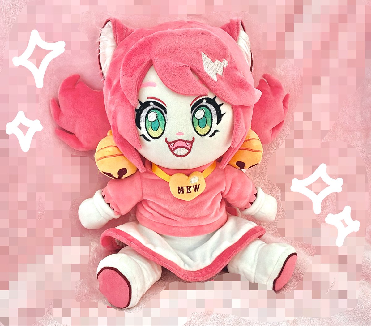 multi_milliepop's tweet photo. Shoutout to custom plushies because even if mew mew gets a poor quality plush, I’ll always have my own cutie mew mew 💕 https://t.co/zyV00lLr8Z