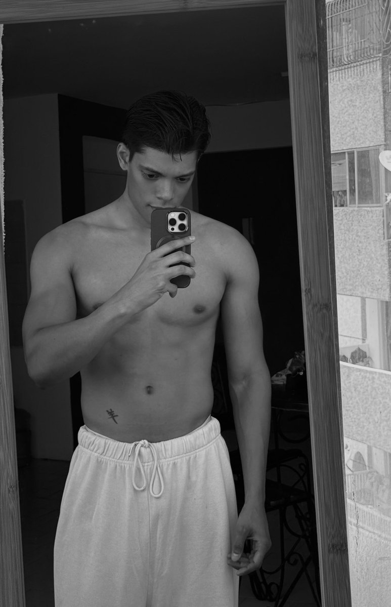 bednothing's tweet photo. 🤳🏽🤍 https://t.co/mHFrcNOpF5