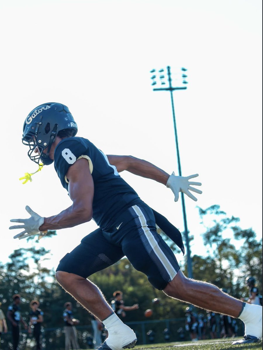 Jayden01W's tweet photo. MID SEASON FILM❗️⚡️ 
  (Missed 1 game)
@coachivy1788 @CoachDonHoll1 @CoachJTurner1 @theking1 @coachwil_412 @AthleticTraumaU
@LIGSportsintel 

https://t.co/x4is4t6orv https://t.co/wfRh25glup