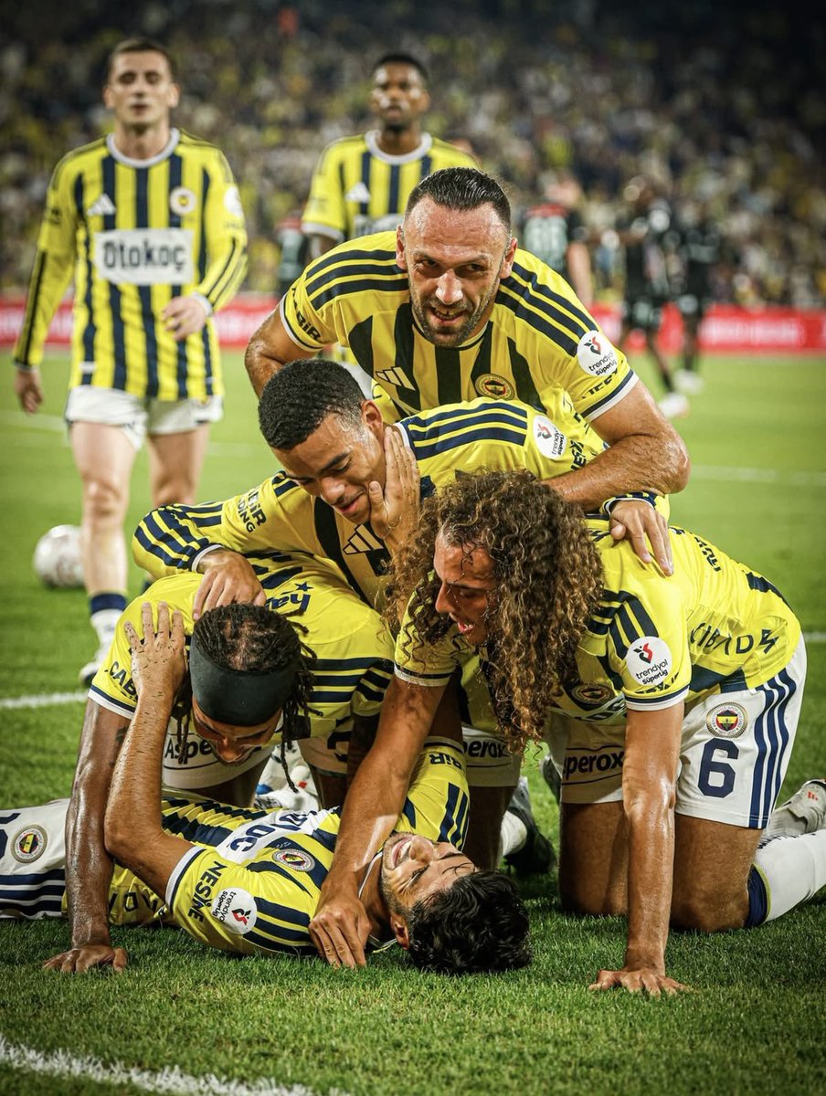 fenerlimete09's tweet photo. Sıkıcı ama doğru oyunu oynuyoruz,
Bu oyun puan kaybetmez,
Bu oyun Nisan ayında şampiyon olur,
Bu oyun Şampiyonlar Ligi'nde iyi bir kura ile yarı final oynar... https://t.co/bhfVvmjQOO