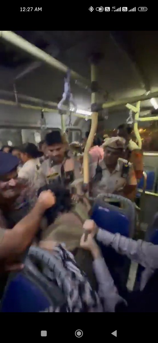 pma14283's tweet photo. Teri maa ki Ch*t @DcpNorthDelhi
Girls dragged by hair by police personnel !!!
Girls beaten & molested on road by @BJP4India goons !!
Spit on u Amit Shah .#JantarMantar #CJPCJPProtest https://t.co/lfjK94j4QL