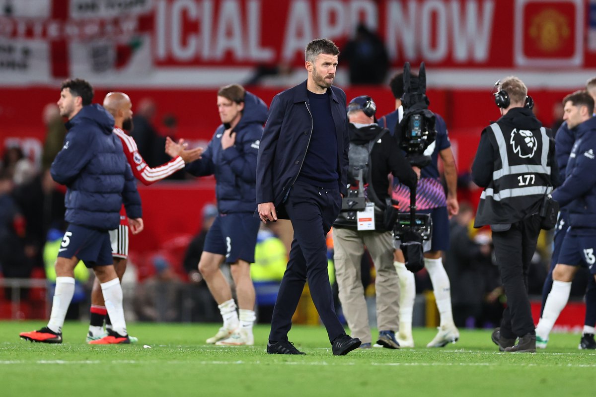 MirrorFootball's tweet photo. Michael Carrick instantly responded after Man Utd stars ignored advice - but it wasn't enough - @andydunnmirror 

https://t.co/EAQ3Nql17d https://t.co/Nhncsiz5Pu