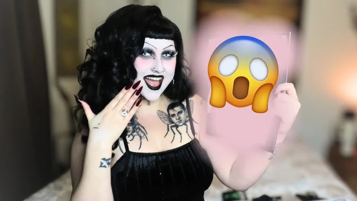 GothicBeautyMag's tweet photo. Gothic Beauty Box 59 unboxing by Sadie Jade @ladysadiejade

https://t.co/jR6nmDdVjQ

#sadiejade #gothicbeauty #gothmakeup #gothicmakeup #gothicbeautybox https://t.co/0aDEIFYoqi https://t.co/RuXAMFnREx