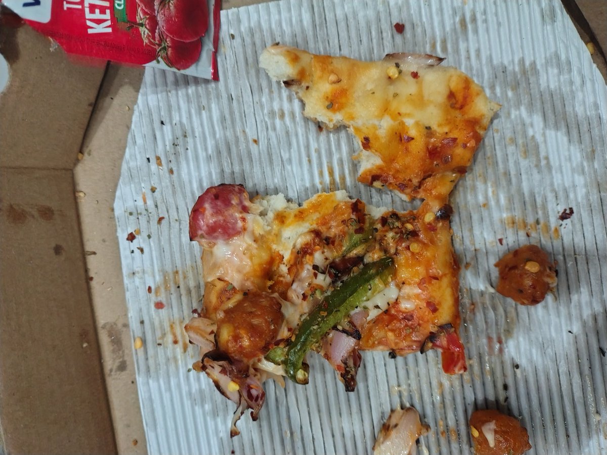 aniketkumar0062's tweet photo. Disgusted by the quality of food delivered by @zomato @zomatocare The pizza arrived completely smashed with ruined packaging, and to make it worse, the base is completely raw and half-baked with uncooked maida. The brand is @PizzaHutIN https://t.co/y9OFKtNVmi