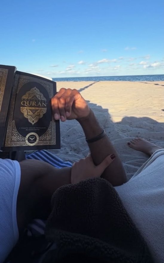 chillsupercool's tweet photo. Beach date with bae 🤍 https://t.co/u3JypCD0Ox