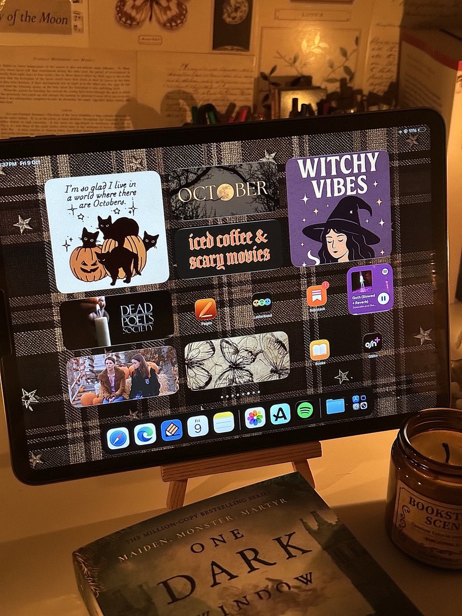 starrygiirll's tweet photo. 🍂🤎☕️ https://t.co/UvLcC4gJGy