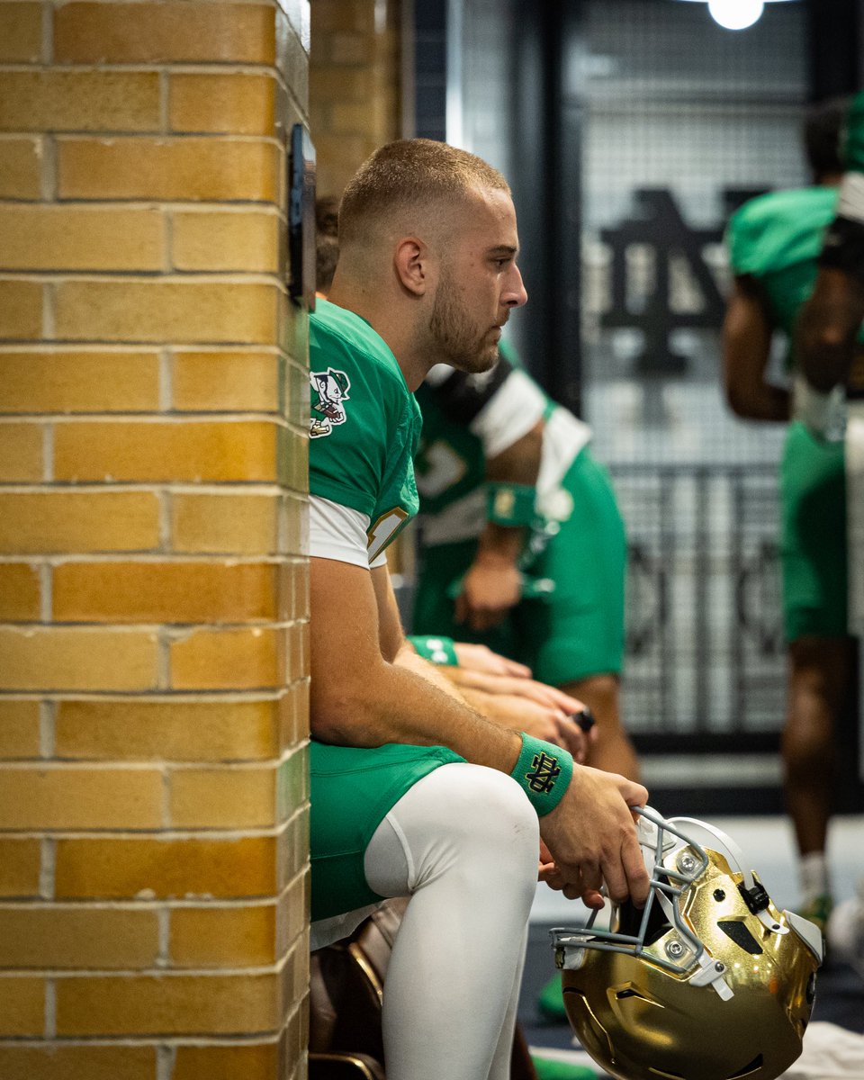 NDFootball's tweet photo. Loading…⏳

#GoIrish☘️ https://t.co/lNXaSMjeba