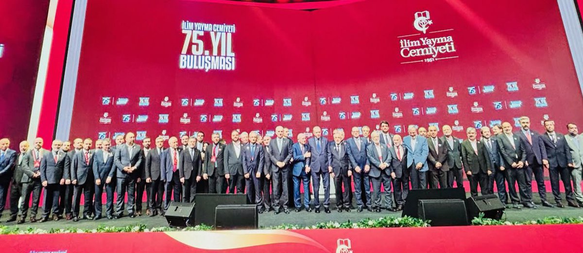 HuseyinYayman's tweet photo. 📍 İstanbul

“Mesele, köklerimizden kopmadan yenilenmektir, kimliğimizi kaybetmeden ilerlemektir, medeniyet değerlerimize sırtımızı dönmeden çağın imkânlarını kuşanmaktır.”

Cumhurbaşkanımız Sayın Recep Tayyip Erdoğan’ın teşrifleriyle düzenlenen İlim Yayma Cemiyeti 75. Yıl Buluşması programına katıldık.

İlim, irfan ve eğitim alanında 75 yıldır nesillerin yetişmesine katkı sunan İlim Yayma Cemiyetinin köklü mirasının, ülkemizin geleceğine ışık tutmaya devam etmesini diliyorum.