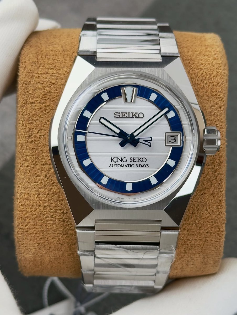 ManZonex's tweet photo. King Seiko - Automatic 3 Days (Ref. SPB / SJE series integrated bracelet design) https://t.co/IzgjToPwzZ