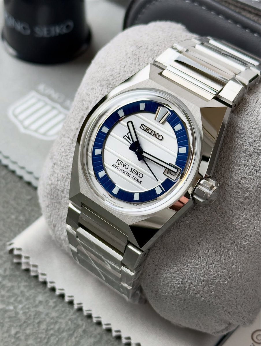 ManZonex's tweet photo. King Seiko - Automatic 3 Days (Ref. SPB / SJE series integrated bracelet design) https://t.co/IzgjToPwzZ
