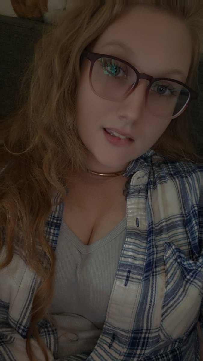 LanaFoxxxy tweet picture