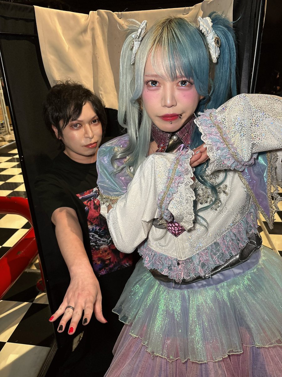 maaaaaasa_'s tweet photo. 電脳ヒメカ 福岡 1日目 お疲れさまでしたー

嫁さま不在のぼっち参戦

6月ぶりのヒメカだったけどめちゃ楽しかった

うららニキは本日もとても可愛いさんでした
水光カラコンきゅるきゅるでかわいすぎた

2日目も楽しみです

うららニキとソーラン節自由形ポーズ https://t.co/NPLoXf0psZ