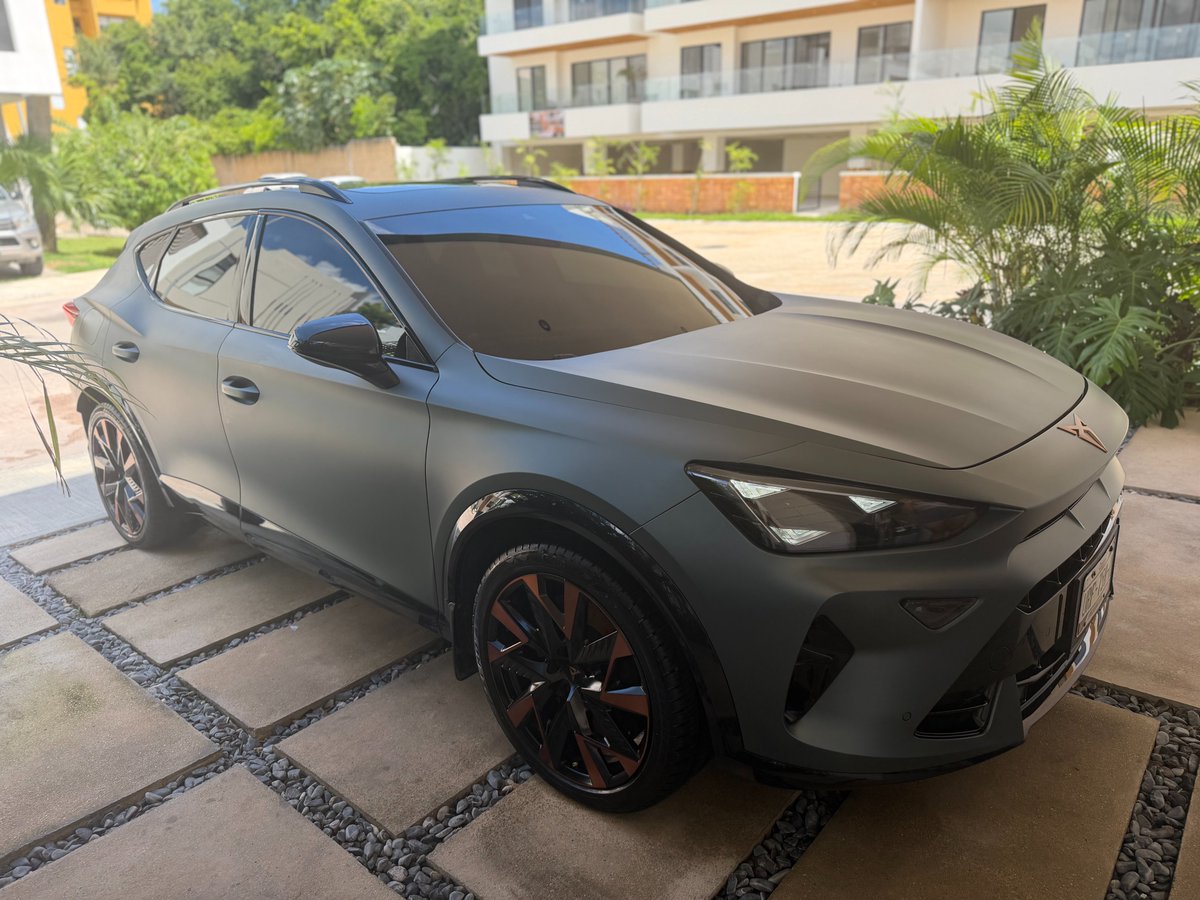 ceobrendan's tweet photo. NAH, MY CUPRA LOOKS INSANE. 😮‍💨🔥

First time using this detailer in Cancún. EVERY detail? PERFECT.

Already booked again for next week. 😂

LESSON: The service gets you customers. The EXPERIENCE keeps them coming back. 💯

#CUPRA #EntrepreneurLife #CustomerExperience https://t.co/pVvOtleFsu