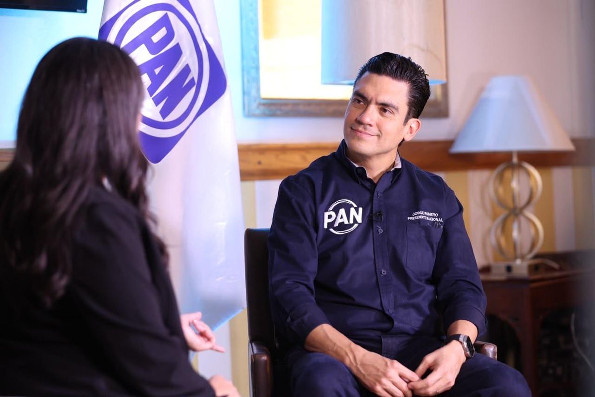 JorgeRoHe's tweet photo. Muchas gracias a Diana Martínez y a @Canal44CUU por abrirnos este espacio. 🙌🏻

Desde Ciudad Juárez, Chihuahua, conversamos sobre los retos y lo que viene para el estado rumbo a 2027, así como el trabajo que estamos haciendo desde @AccionNacional para seguir impulsando los #BuenosGobiernosPAN y dar resultados a las familias chihuahuenses. 🇲🇽🔵