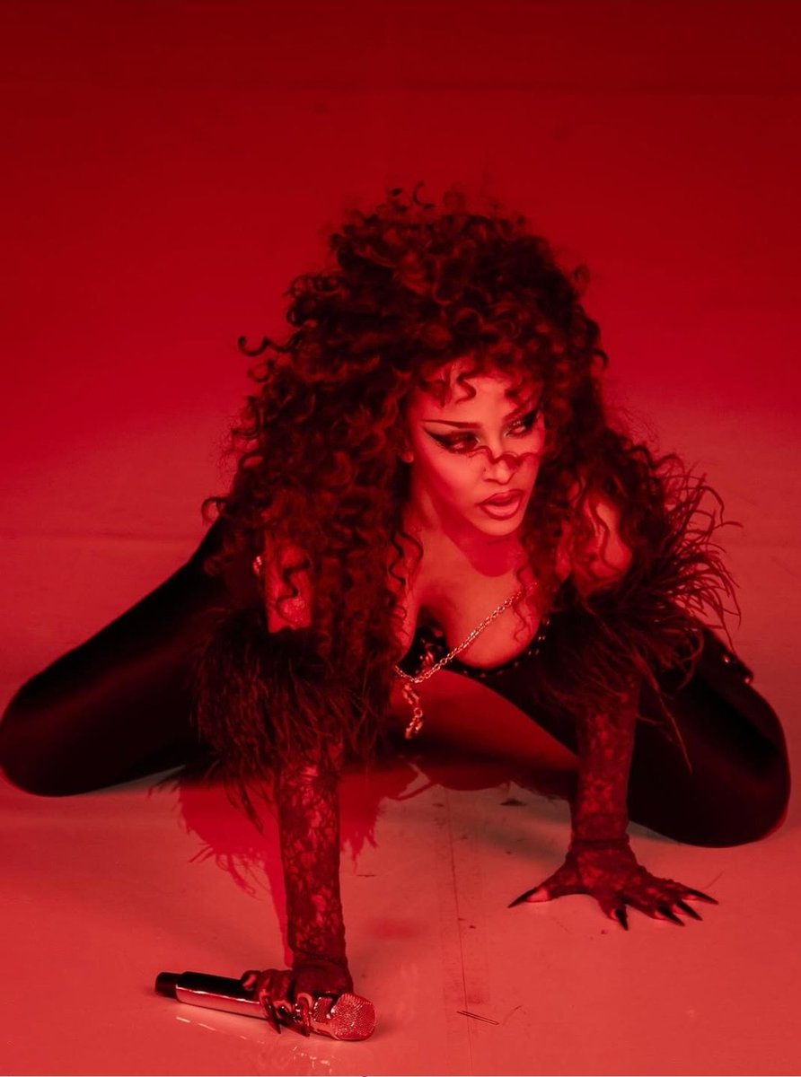 dojaschurch's tweet photo. Doja Cat Albums — Next Spotify Milestones:

​• Planet Her (Deluxe) — 10.6B
• Hot Pink (Japan Version) — 7.3B
• Scarlet 2 CLAUDE — 3.6B
• Amala (Deluxe) — 2.6B
• Vie — 500M https://t.co/ByjgTgqNps