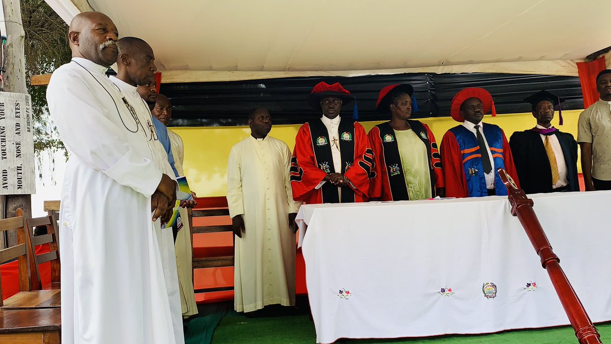 akankwasahii5's tweet photo. A proud milestone at Bishop Comboni College Kambuga.

The school today held its second graduation for students under Uganda’s new curriculum as part of the Comboni Day celebrations. https://t.co/8v2ALX3LoF
