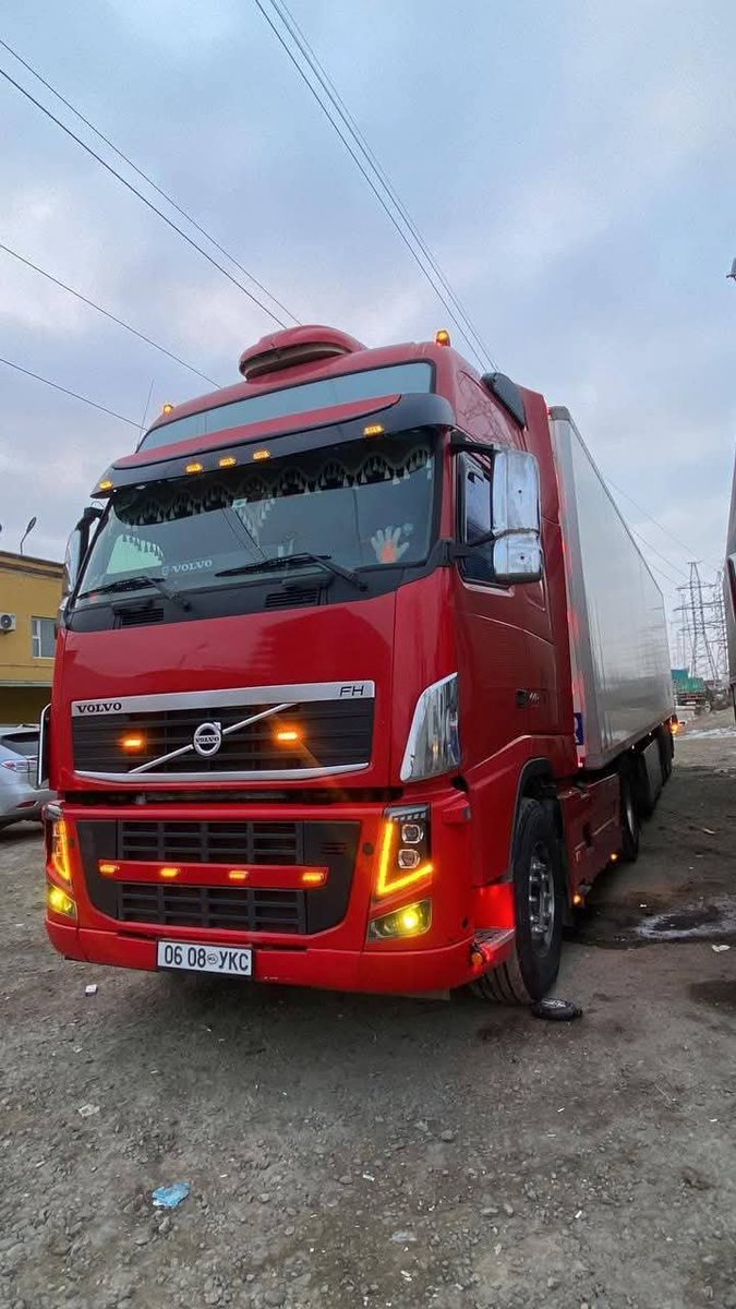 IsleMason666's tweet photo. Volvo style in Mongolia #Volvo #Volvotrucks #VolvoFH #VolvoFHV3 #VolvoFHVersion3 #ClubV3 #Oldskoolrules #Mongolia https://t.co/1aKEUVAfzt