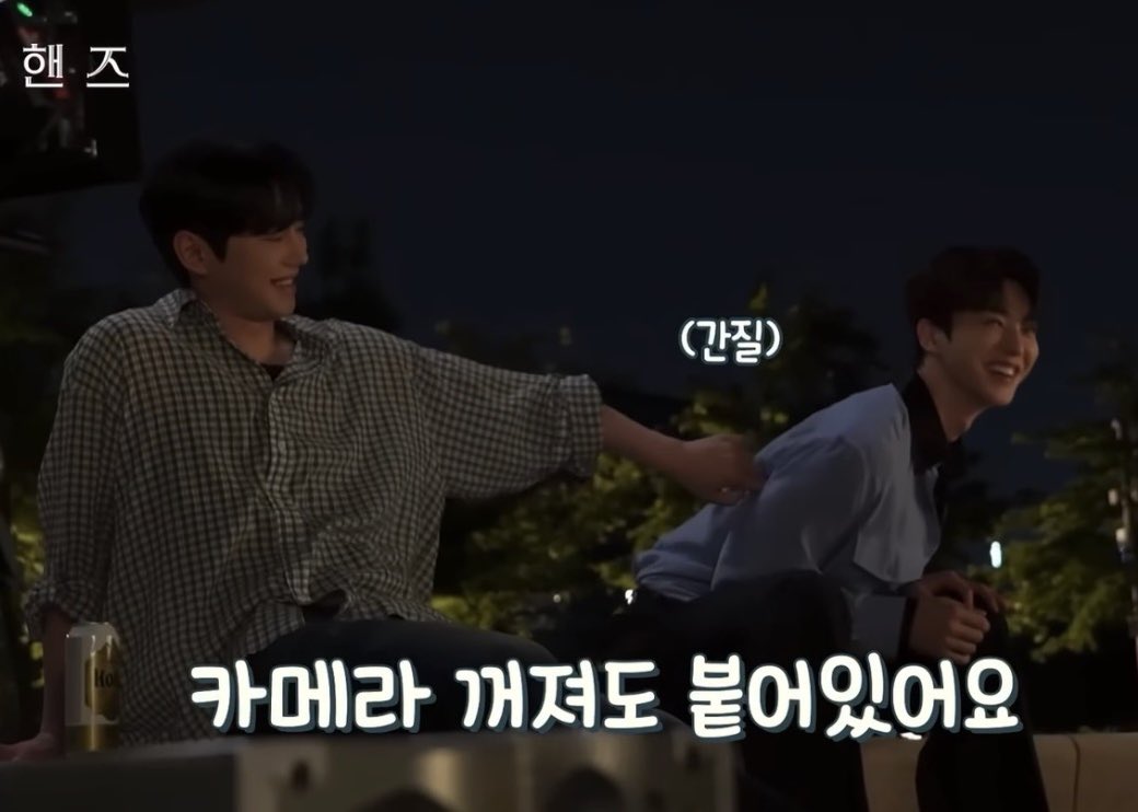 suddnldi's tweet photo. 아~~…
막 연하가 연상 가슴만지고 놀고
간지럽히면서 놀고 그러는데 

ㅅㅂ 얘네 사귀네 https://t.co/bWJTRN5vsS