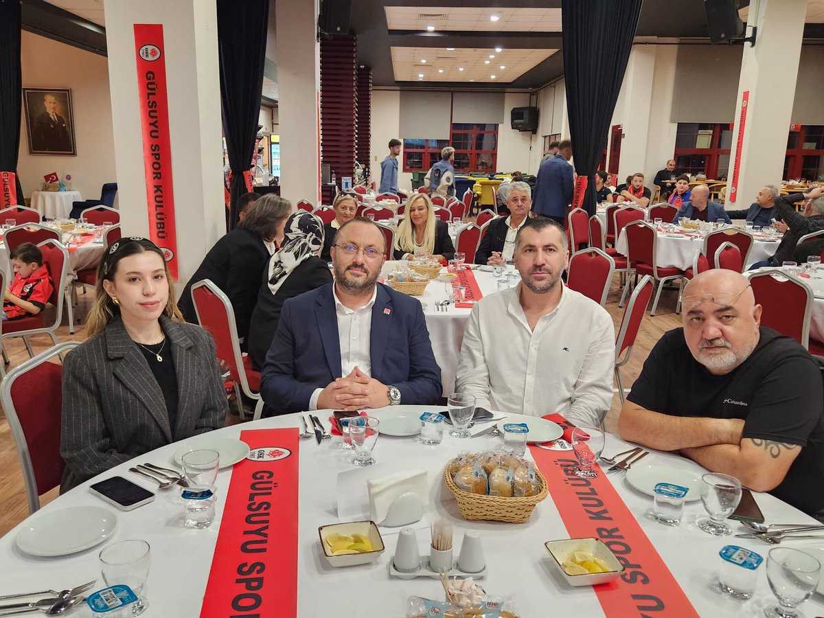 Chp_Maltepe1's tweet photo. Maltepe’mizin köklü spor kulüplerinden Gülsuyu Spor Kulübümüzün 41. yıl destek gecesine, İlçe Başkanımız Olcay Yılmaz ve yönetim kurulu üyelerimizle birlikte katılım sağladık.

Gülsuyu Spor Kulübümüzün 41. yılı kutlu olsun! Nice başarılı yıllara. https://t.co/bSmMBqbl0f