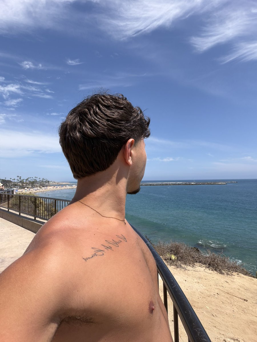 jaycornishh's tweet photo. Enjoy the view ☀️ https://t.co/EOLiqB8vMS