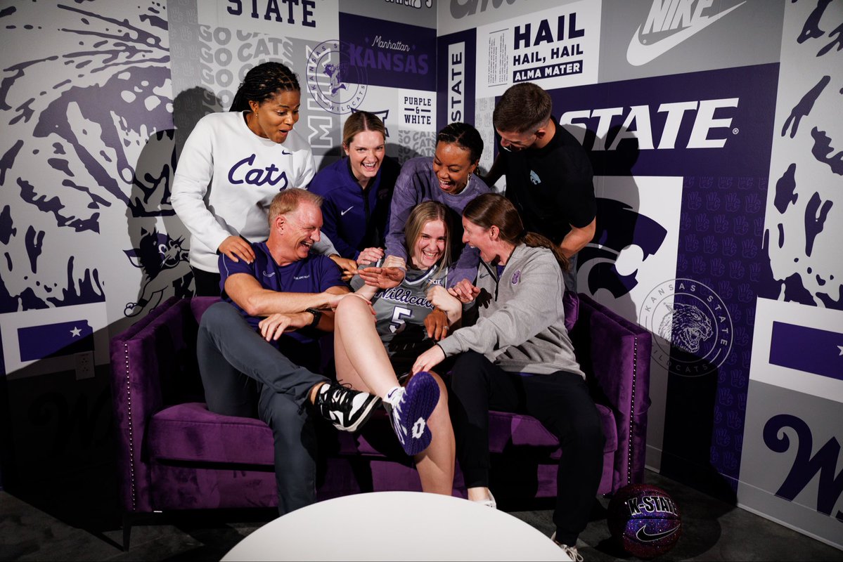 VickeryMaddie's tweet photo. found home 💜 https://t.co/S420Q2bS1X