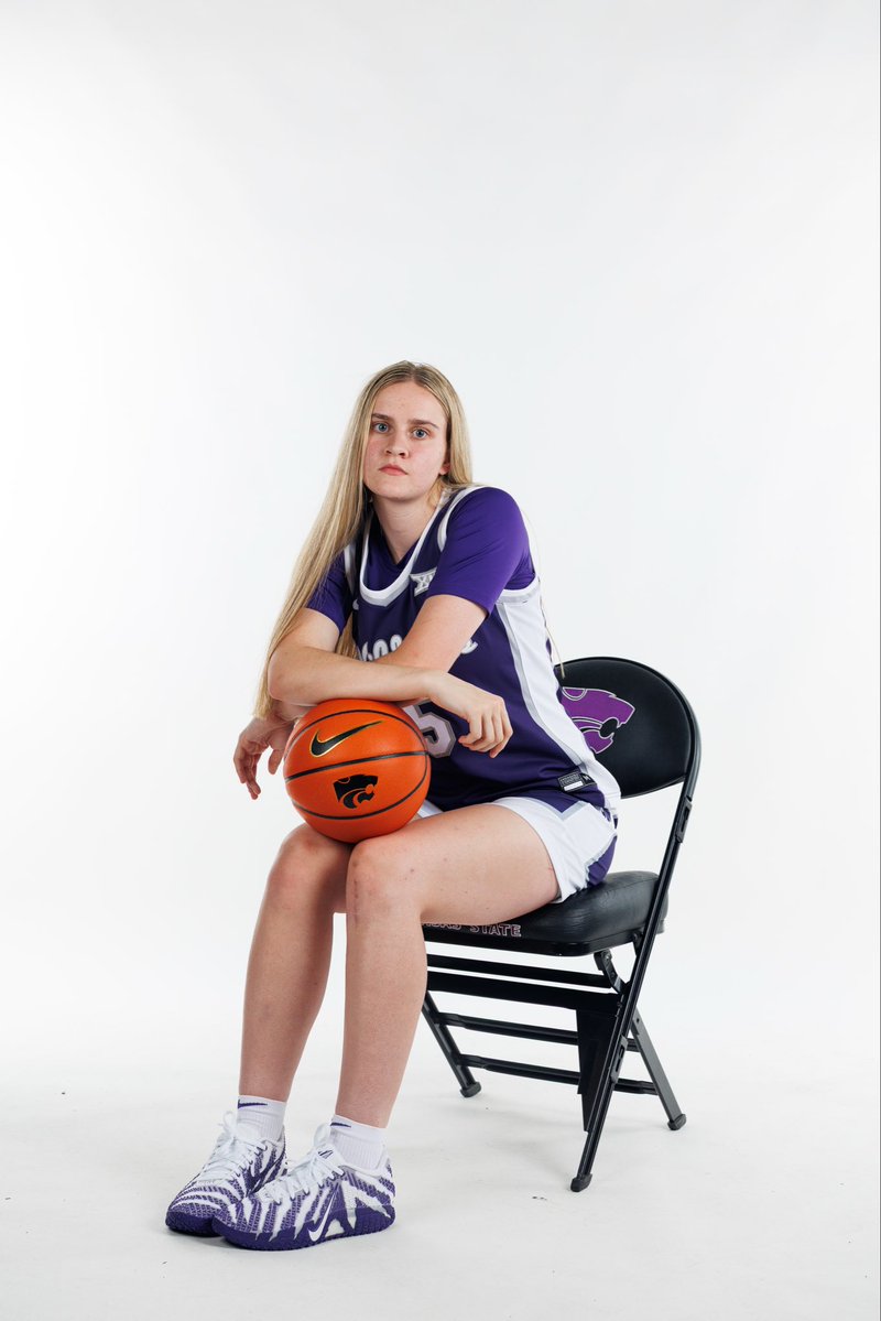 VickeryMaddie's tweet photo. found home 💜 https://t.co/S420Q2bS1X