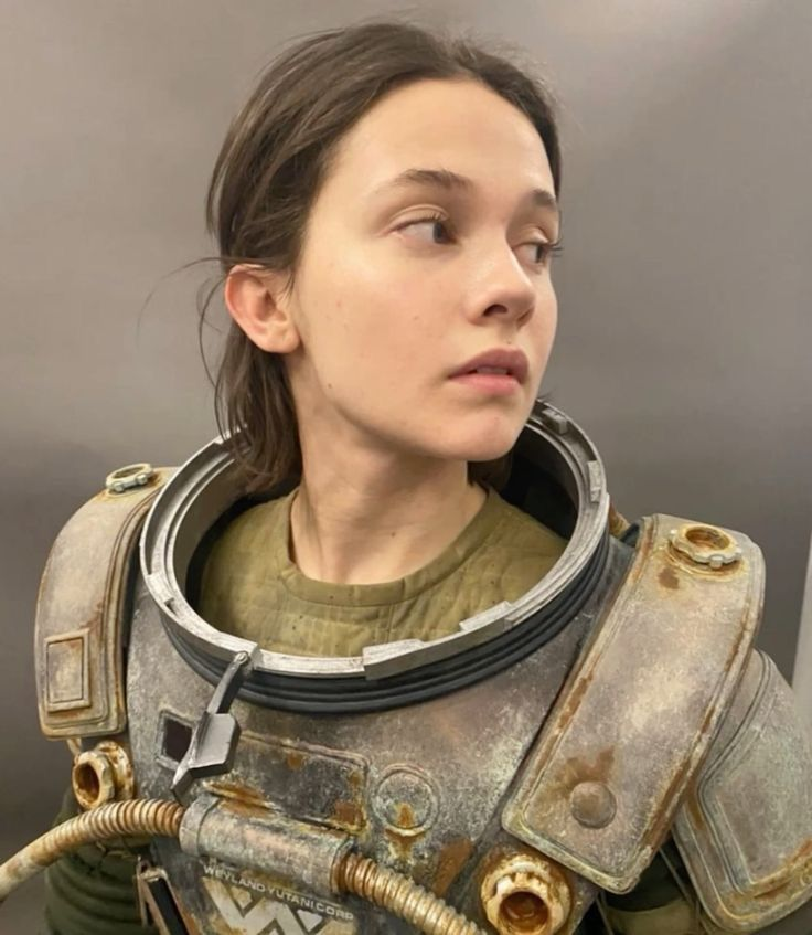 bunnyspaeny's tweet photo. cailee spaeny on set in "alien: romulus" (2023) https://t.co/3Jujgp1zA9