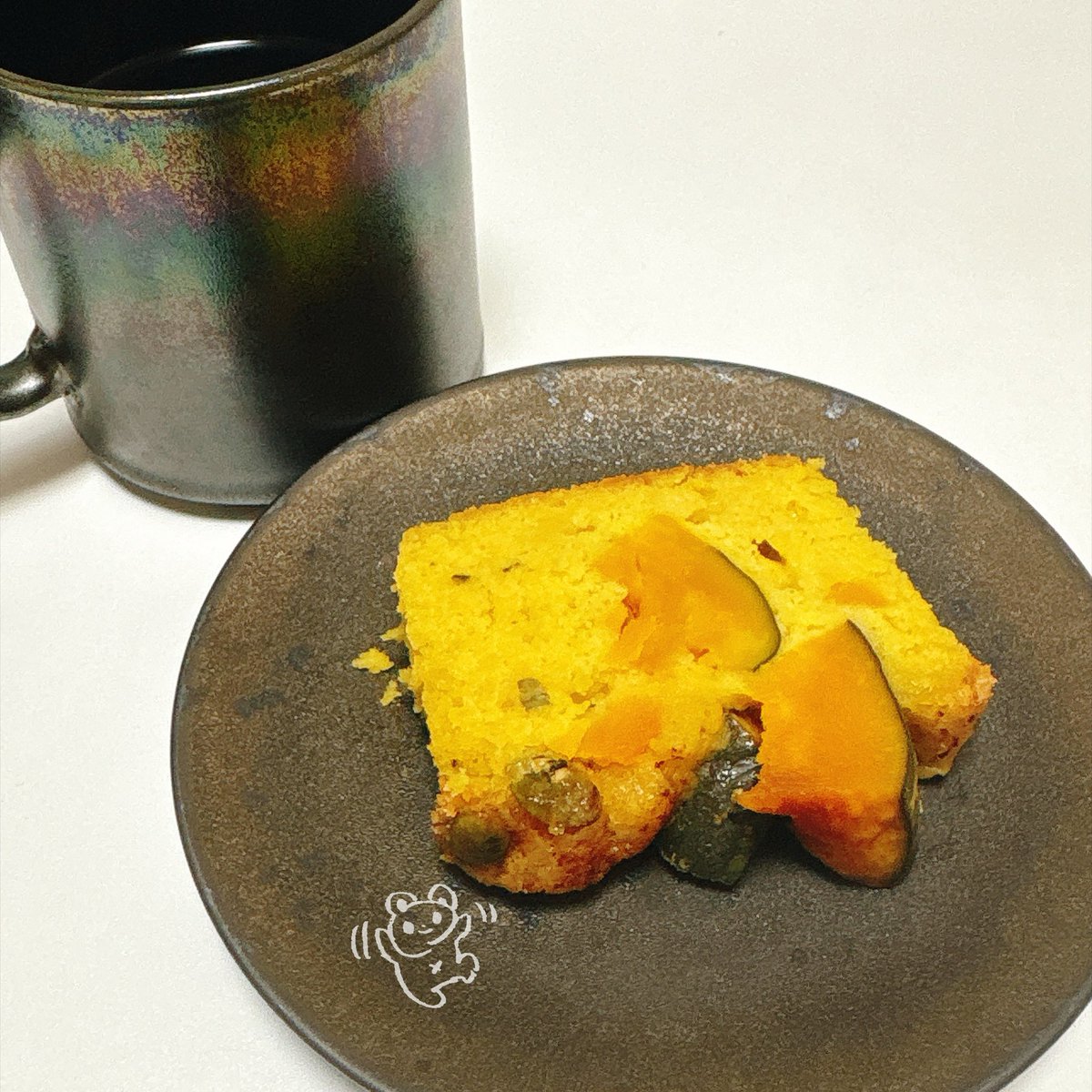 4chome's tweet photo. マーロウのかぼちゃケーキおいしい〜！ https://t.co/JbBiJe6R60