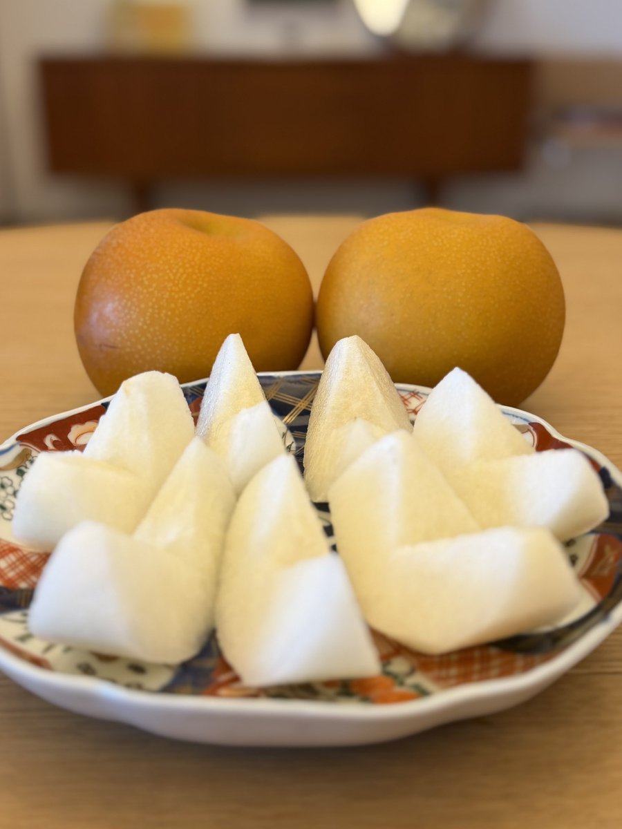yamachanoha's tweet photo. 一年で一番好きな季節到来

利府梨(あきづき)が届いたから https://t.co/uMPLRtb8mJ
