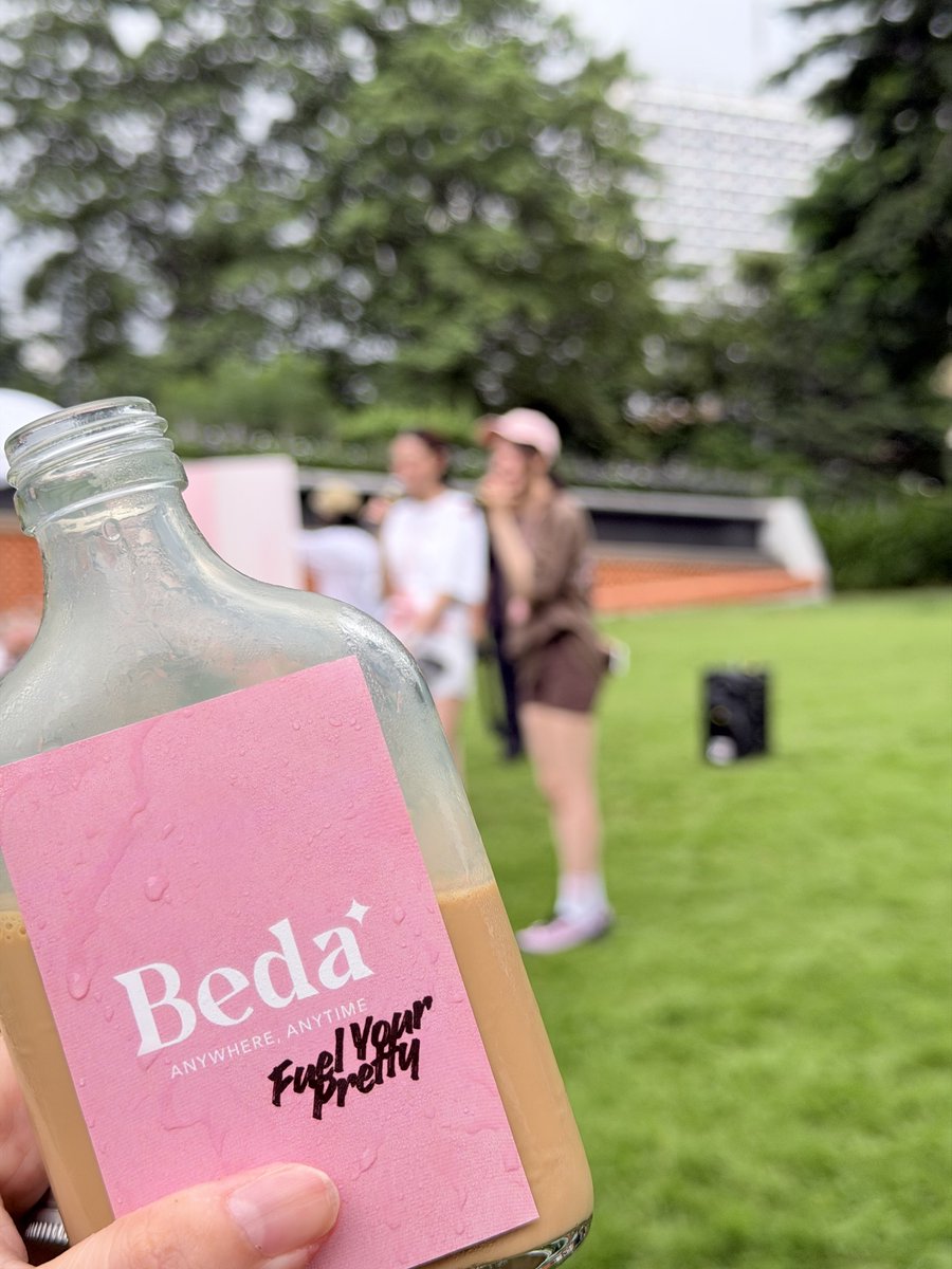 luda9513's tweet photo. ฉ่ำค่ะ

Beda BD with CEO
#Beda5thBirthday
#bedabeauty #BedaGirls https://t.co/ux8i6bhkom