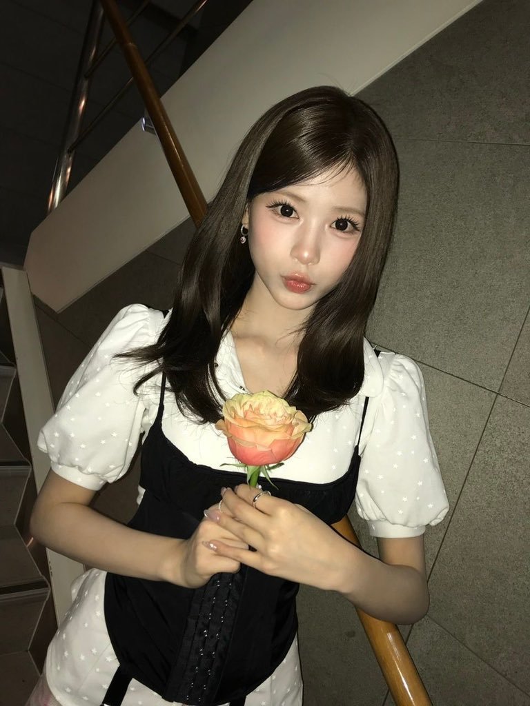 RESCENE_ZENNA's tweet photo. 리마인들 위해서🌹

#ZENA #제나 #ゼナ
#RESCENE #리센느 #リセンヌ https://t.co/QEimJ5wBTW