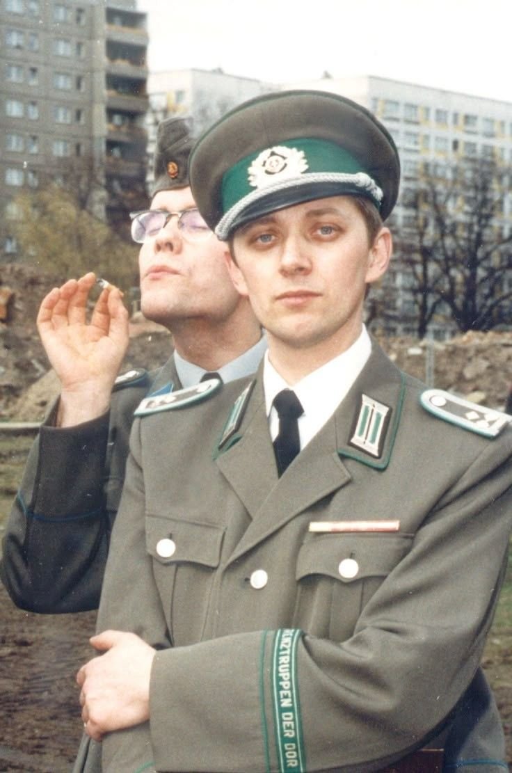 MatokiYoshitsun's tweet photo. #Germans 
#germanunityday
#berlinwall
03.10.1990 https://t.co/zS1zXAlFXF